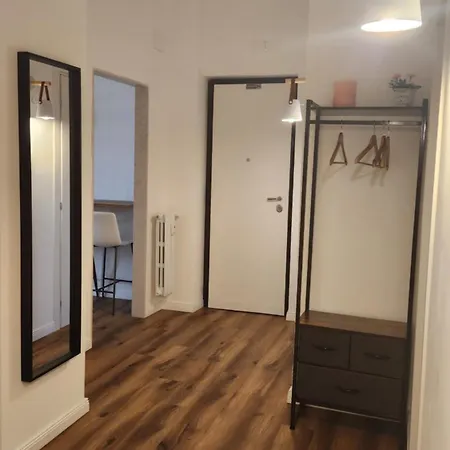 La Maison Vue Le *